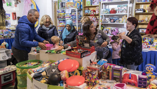 El puesto de juguetes usados, uno de los más atractivos para los niños de esta edición del rastrillo de Nuevo Futuro.