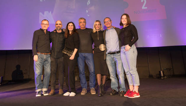 Foto de Manuel MartÃ­n Cuenca, Luis Tosar, Marina Seresesky, Carles Francino, Silvia Alonso, Carlos Boyero y Claudia Vega, en el escenario del Cine Moncayo.