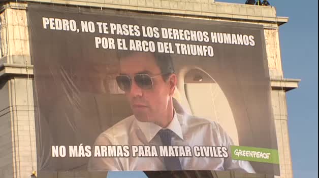 Greenpeace pide a Sánchez que no se pase los derechos humanos “por el arco del triunfo”