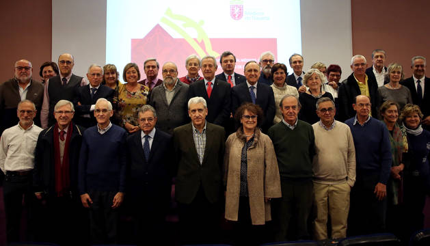 Médicos jubilados durante este año ayer, durante el homenaje que les ofrece cada año el Colegio de Médicos de Navarra.