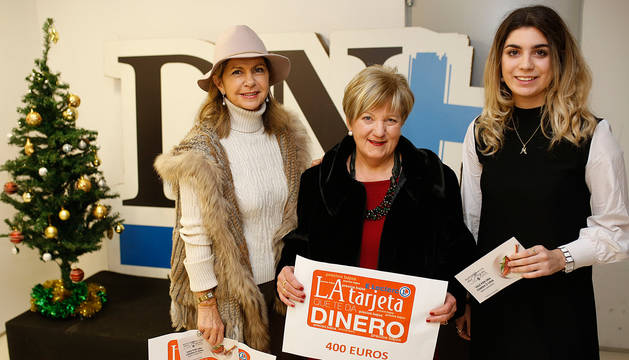 foto de La ganadora del segundo premio, Fabiola Garrido Arana; del primero, Isabel Usoz Iriarte, y del tercero, Marta Pedrosa Olite.