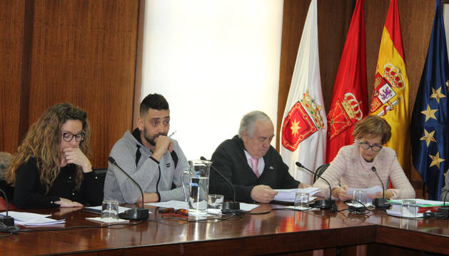 Menchu Jiménez, Javier López, Javier del Cazo y Begoña Ganuza, los cuatro ediles de UPN en Estella.