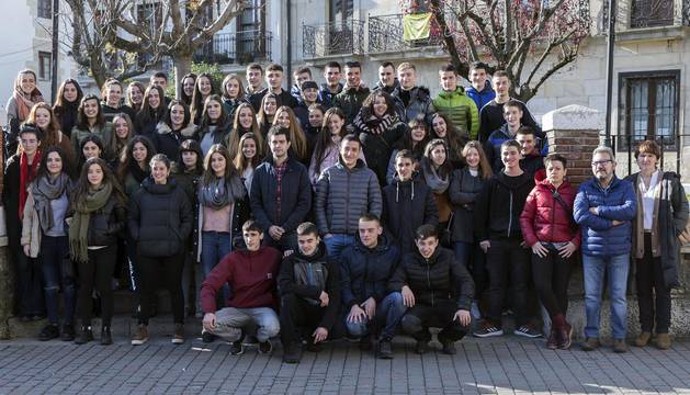Fotos de los reyes y reinas entre los quintos que cumplen 18 en Alsasua