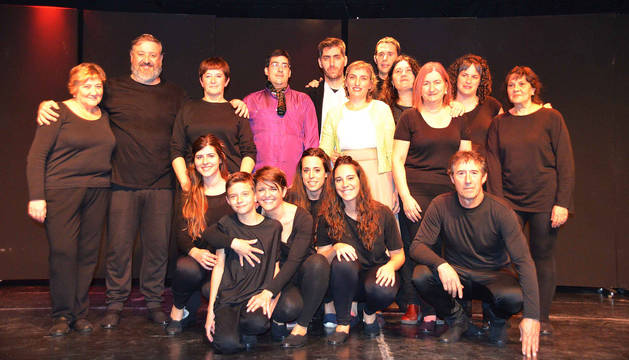 REPARTO Maite Martínez, Ainhoa Orzanco, Alberto Goñi, Arantxa Burguete, Beatriz Olagüe, Cristina Lozano, Isabel Belzuz, Rubén Palop, Tere Ayesa, Ilu Santesteban, Joseba Alzueta, Miguel Monreal, Mikel Aldunate, Julen Burguete, Iranzu Sola y Natasha Castañeda. Con la dirección de Mercedes Castaño.
