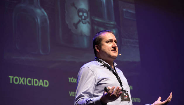 El murciano Daniel Torregrosa, químico, experto en toxicología y divulgador científico, ayer en Pamplona Negra.