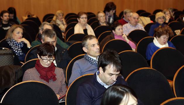 Foto del público asistente a la charla sobre nuevos tratamientos revolucionarios contra el cáncer.
