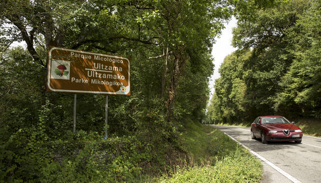 En una imagen de archivo, uno de los carteles que delimita el Parque Micológico de Ultzama.