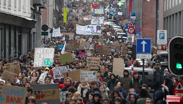 Una manifestaciÃ³n promovida por estas adolescentes contra el cambio climÃ¡tico