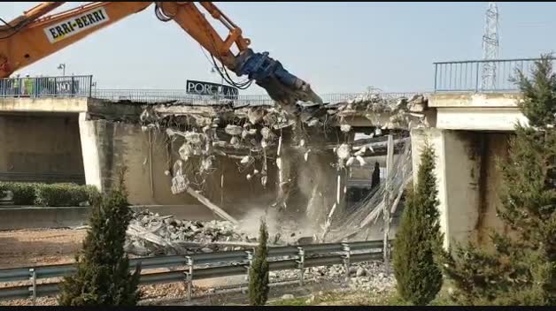 Derribo del puente de la N-121-C en Tudela