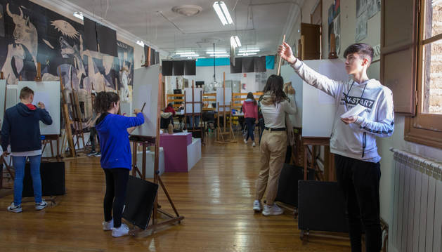 Alumnado de la Escuela de Arte y Superior de Diseño de Corella durante una de las clases.