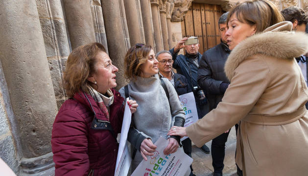 La madre de Izan pide a la presidenta Barkos el medicamento para su hijo