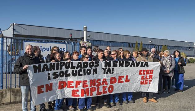 Concentración de protesta celebrada este martes por parte de la plantilla de Manipulados Mendavia.