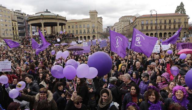 8M | Concentración en la plaza del Castillo de Pamplona