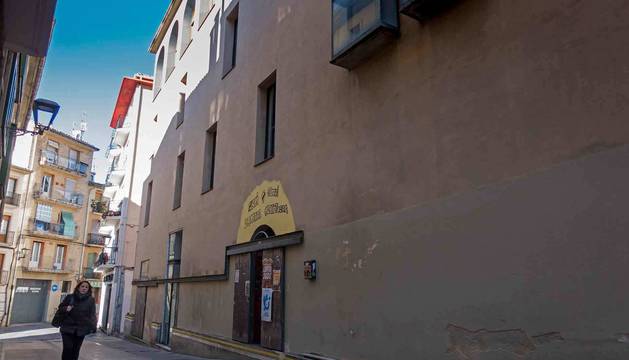Entrada al gaztetxe en el edificio del Casco Antiguo ocupado desde el verano para este uso.