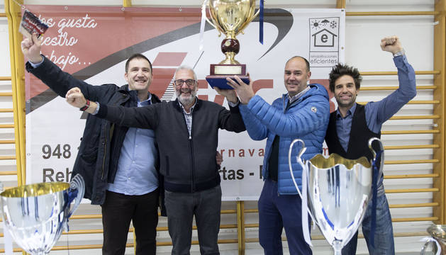 Alberto Martín, Cacho Cariñena (prep. físico), Álvaro Jáuregui y Daniel Capitán (fisioterapeuta), antiguos integrantes del San Antonio campeón.