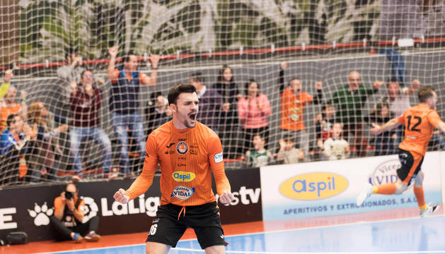 Ferran Plana, jugador del Aspil-Vidal Ribera Navarra, en un partido disputado en Tudela.
