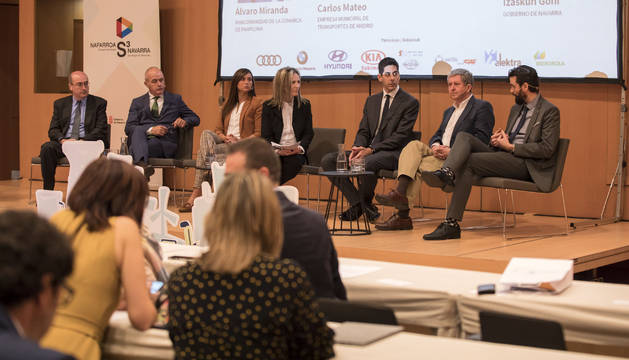 De izda. a dcha., José Luis Avendaño, Carlos Bergera, Cristina García de Lago, Izaskun Goñi, David Solé, Álvaro Miranda y Carlos Mateo.
