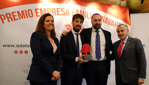 Grupo Enhol recibe el IV Premio Empresa Familiar de Navarra de Adefan