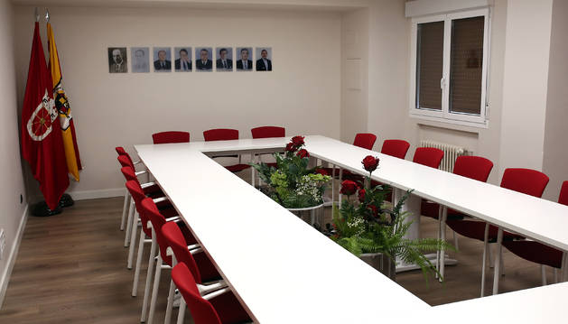 Foto de la sala de juntas de la renovada Federación Navarra de Fútbol.