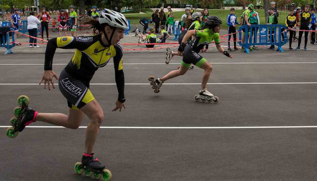 La renovada pista pamplonesa acogió ayer la primera jornada del Campeonato Navarro de Patinaje.