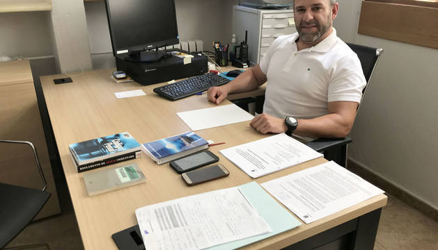 Rodrigo García de Galdiano, este miércoles, recién incorporado a su puesto de jefe de Policía en Estella.