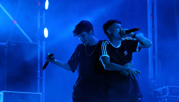 Foto de Ayax (izda) y Prok (dcha) en su concierto de este viernes en la plaza de los Fueros.