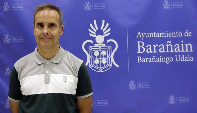 Carlos Eransus, nuevo Jefe de la Policía Municipal de Barañáin, en su presentación ante la plantilla.