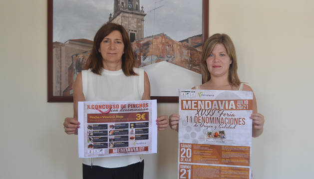 La alcaldesa Mª José Verano y Silvia Ramírez, edil de Turismo, en la presentación de la feria.