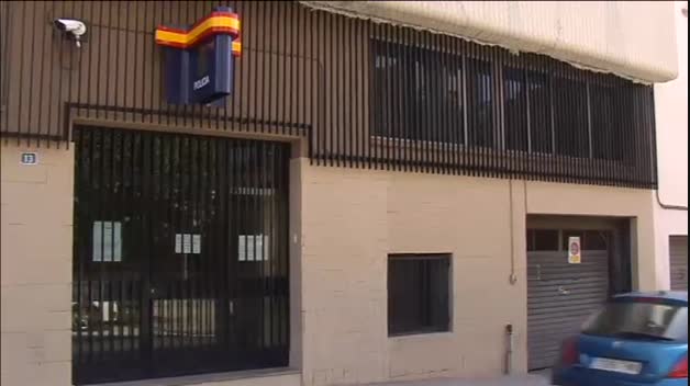 Asesina a su mujer en Tarrasa y se presenta en comisaría para denunciarlo