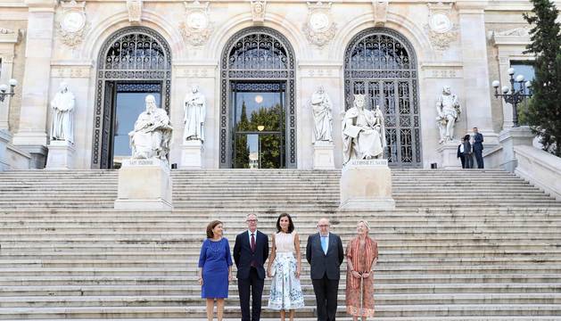 La Reina Letizia visita la Biblioteca Nacional e inaugura las salas María Moliner y Larra