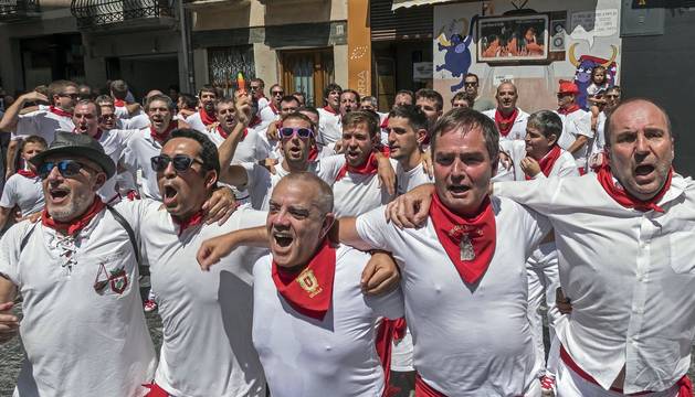 Fotos de la pañuelada de fiestas de Estella 2019
