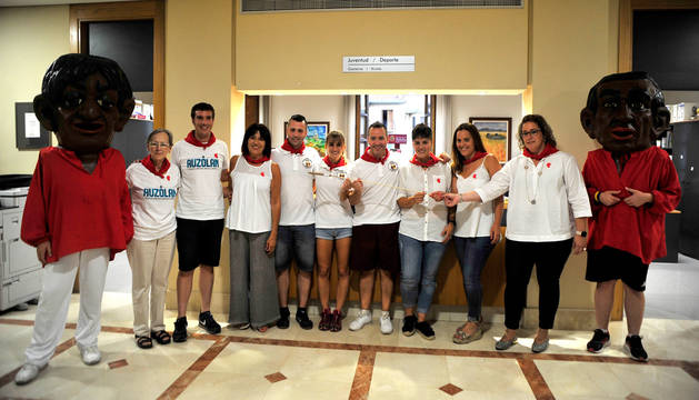 De izquierda a derecha, Amaia Jaurrieta, Xabier Alcuaz, Soco Ojer, Alaitz Lizarazu, Estibaliz Esquíroz, Javier Ezquerro, Goizeder Juango, Amaya Orduña y Esther Iso.