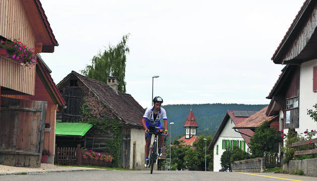 Foto del pamplonés Javier Iriberri terminó en séptima posición en el Tortour de Suiza tras realizar 1.037 kilómetros de recorrido.