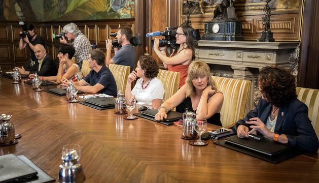 Imagen de parte de los consejeros del nuevo Gobierno de María Chivite, que eleva de 9 a 13 las carteras y de 22 a 32 los directores generales.