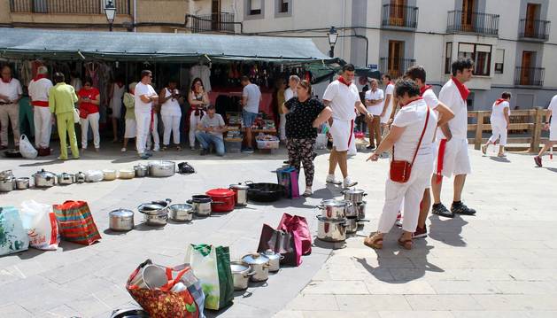 En la pochada de las fiestas de Lerín de este año se repartieron 1.600 raciones del guiso, elaborado con 400 kg. de alubias.