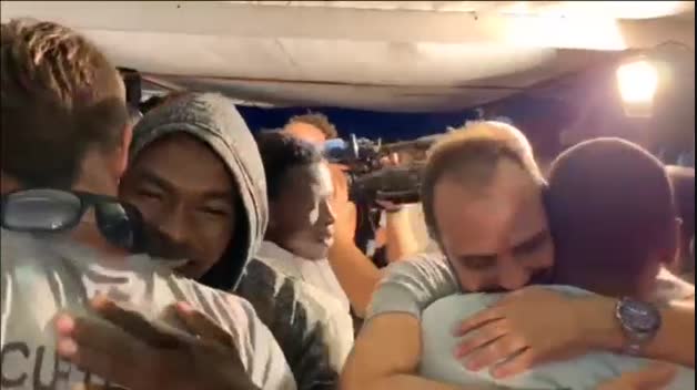 El buque 'Open Arms' llega a Lampedusa