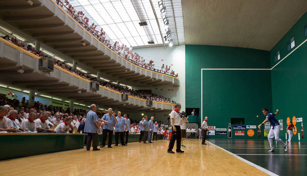 Foto del frontón en los partidos del 7 de julio, con un llenazo absoluto.