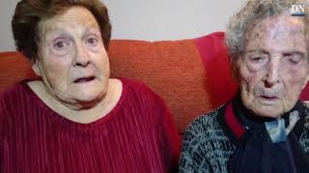 Madre e hija, unidas por dos citas históricas con la urna