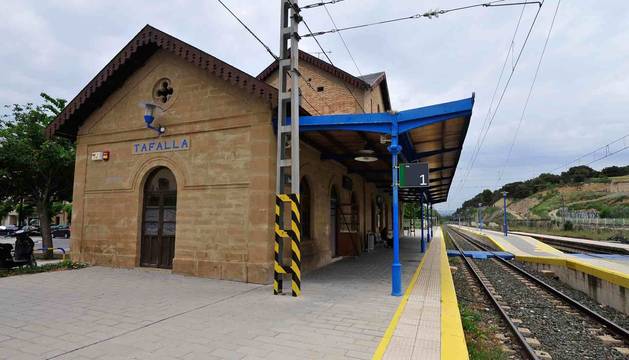 Fotografía de la estación de tren en Tafalla, lugar en el que se ha cerrado la taquilla.