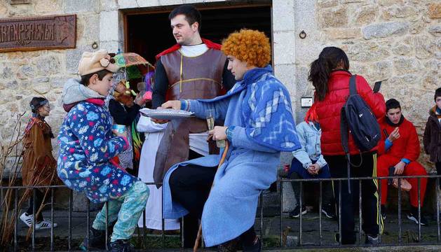 La satisfacción de sentirse parte integrada en cualquiera de las casas elevó la sintonía del ya tradicional 'puxka biltze' carnavalero.