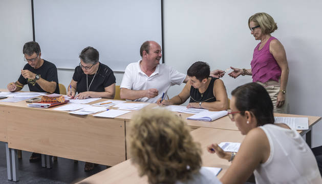 Foto del acto de elección de colegios para los profesores de Religión celebrado en el departamento de Educación del Gobierno de Navarra.