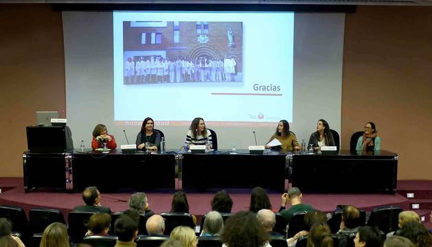 De izquierda a derecha, Edurne Bidegain, Ana Larumbe, Nuria Goñi, Ana Baños, María González y Rocío Rojí.