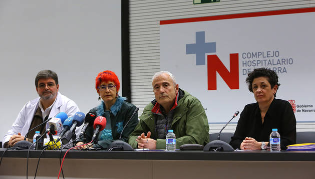 Foto de Alfredo Martínez, Santos Induráin, Carlos Artundo y Mª Ángeles Nuin, en la rueda de prensa tras el primer caso de coronavirus en Navarra.