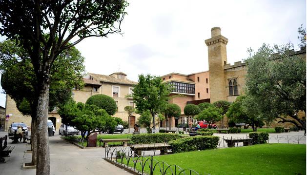 Foto de la plaza de los Teobaldos de Olite, localidad cuyo presupuesto crece este año.