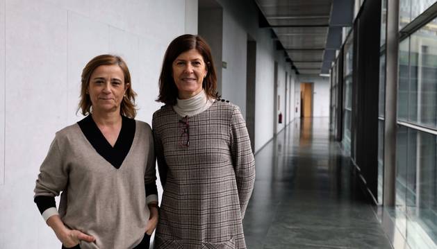 Foto de la gerente de Salud Mental, Begoña Flamarique, y la jefa de servicio del área de Recursos Intermedios, Adriana Goñi.