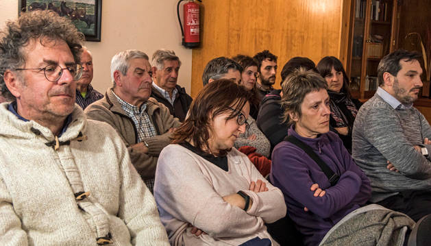 Foto de algunos de los asistentes que acudieron al encuentro de DN en Vivo en el Hostal Irigoyen de Zudaire.