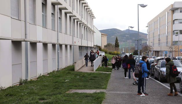 Aulas semivacías en el último día con los colegios abiertos en Navarra