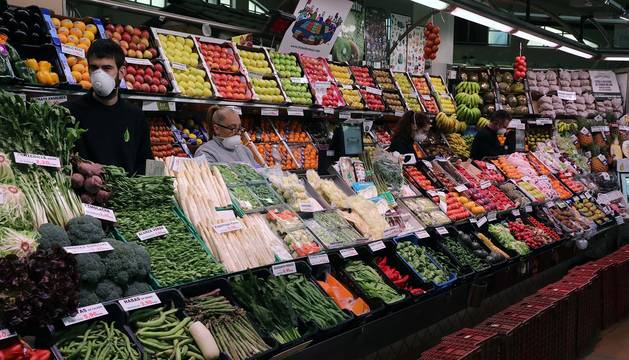 Los mercados de Pamplona de protegen ante el coronavirus