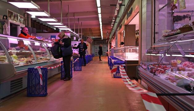 Los mercados de Pamplona de protegen ante el coronavirus