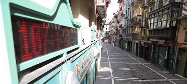 Reloj que marca la cuenta atrás para San Fermín en la Estafeta, el pasado sábado 21 de marzo.